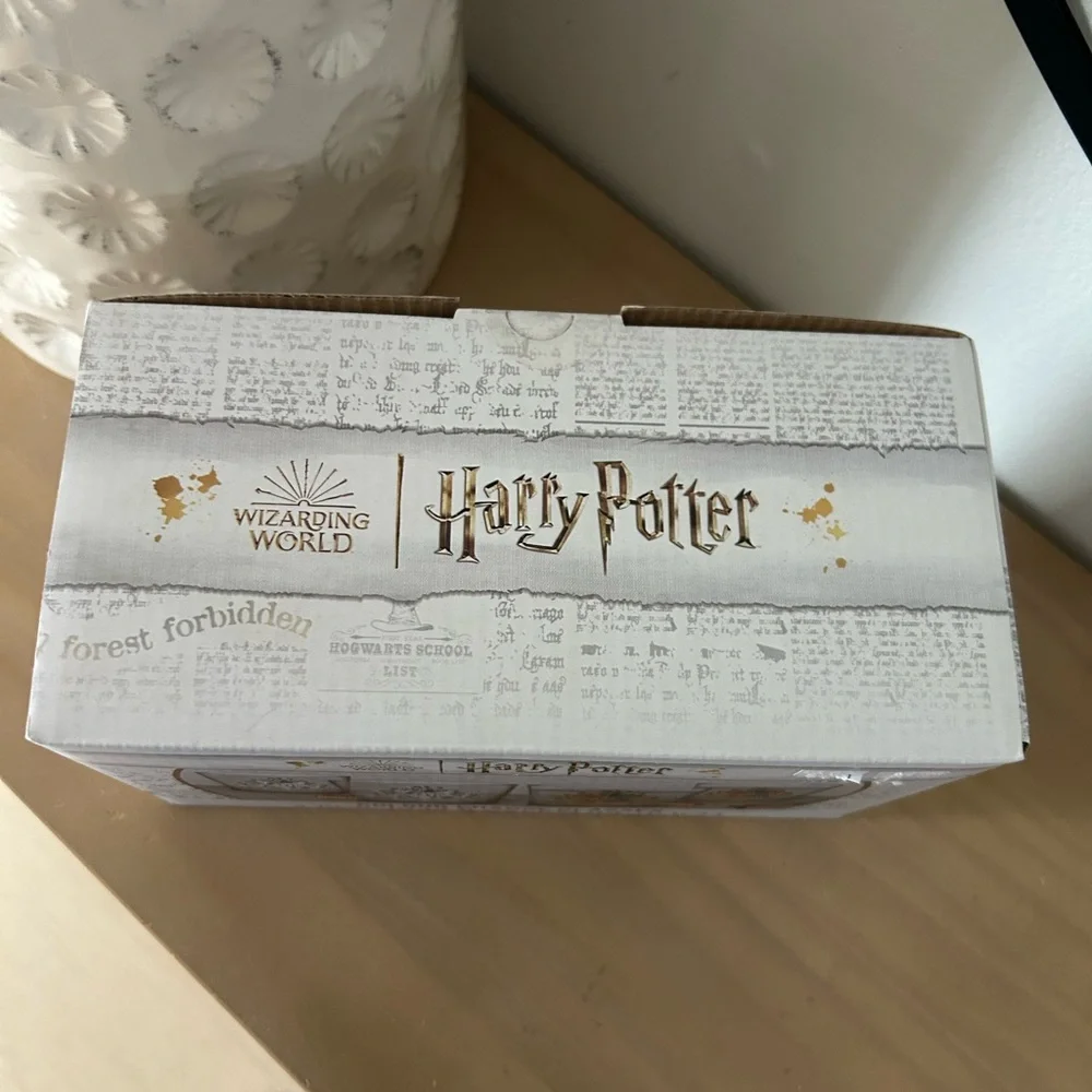 ⭐️ NEW Harry Potter Colour Change Drinking Glasses Hogwarts Crest Set of 2